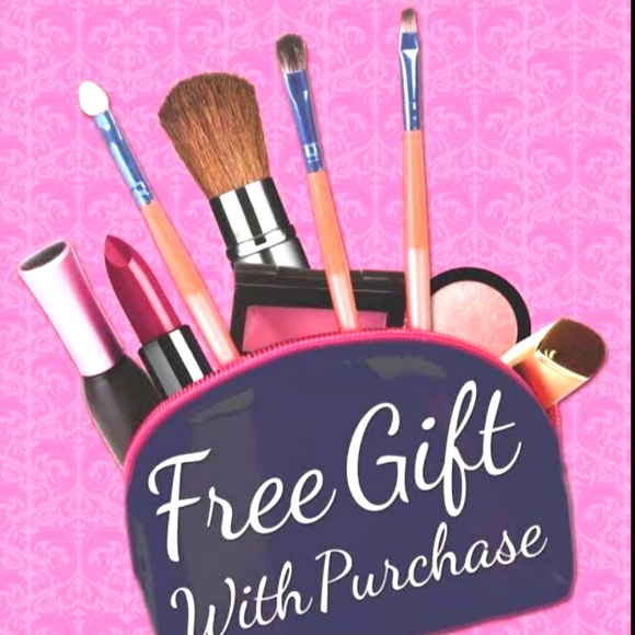 Free Gift with every purchase from my closet - Picture 1 of 1